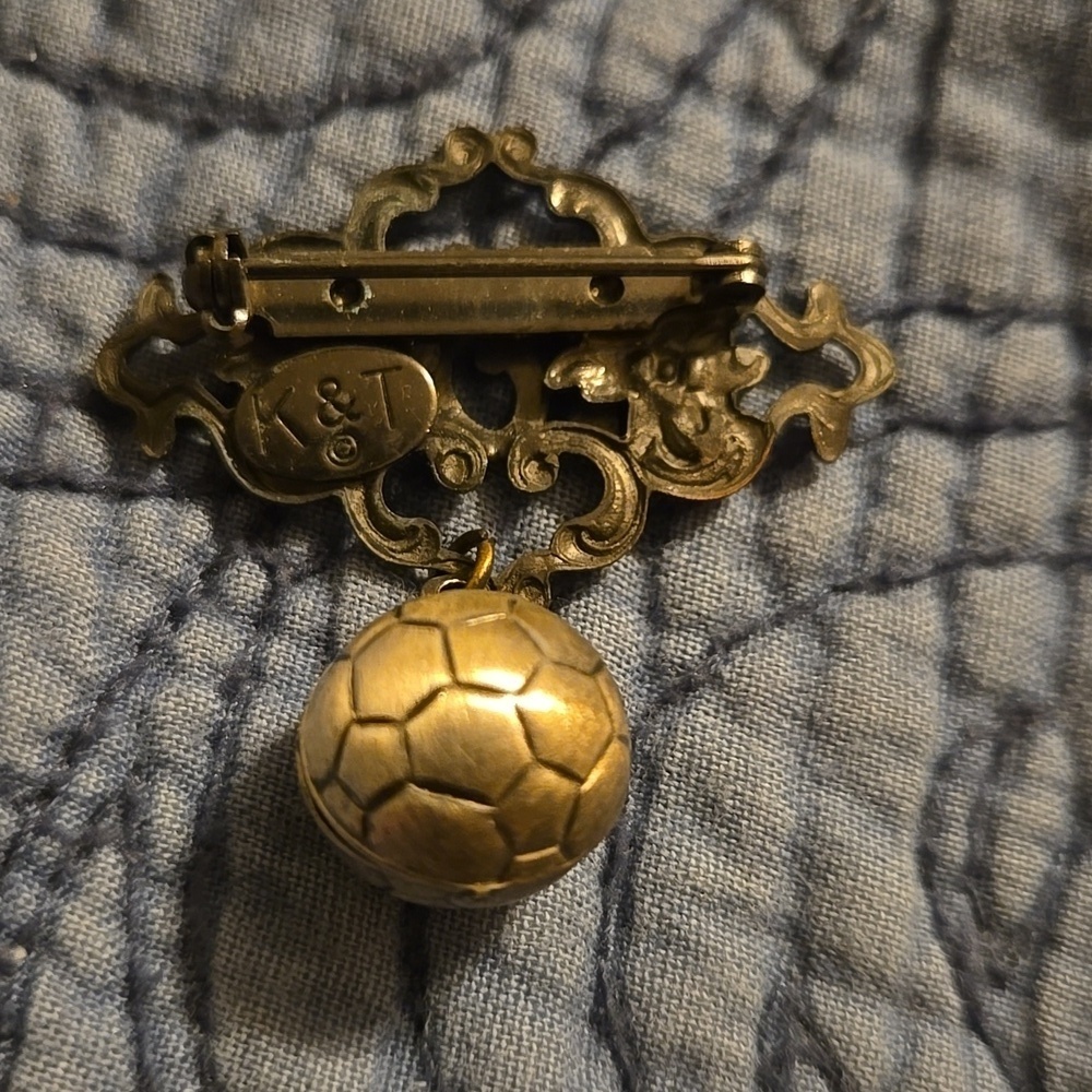 Gold and Silver MOM Soccer Brooch - Picture 2 of 3